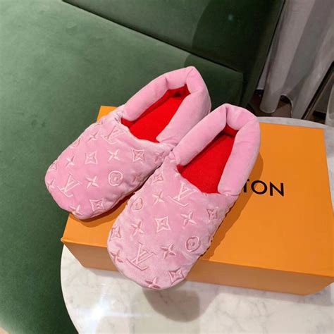 louis vuitton womens slippers|louis vuitton fluffy slippers.